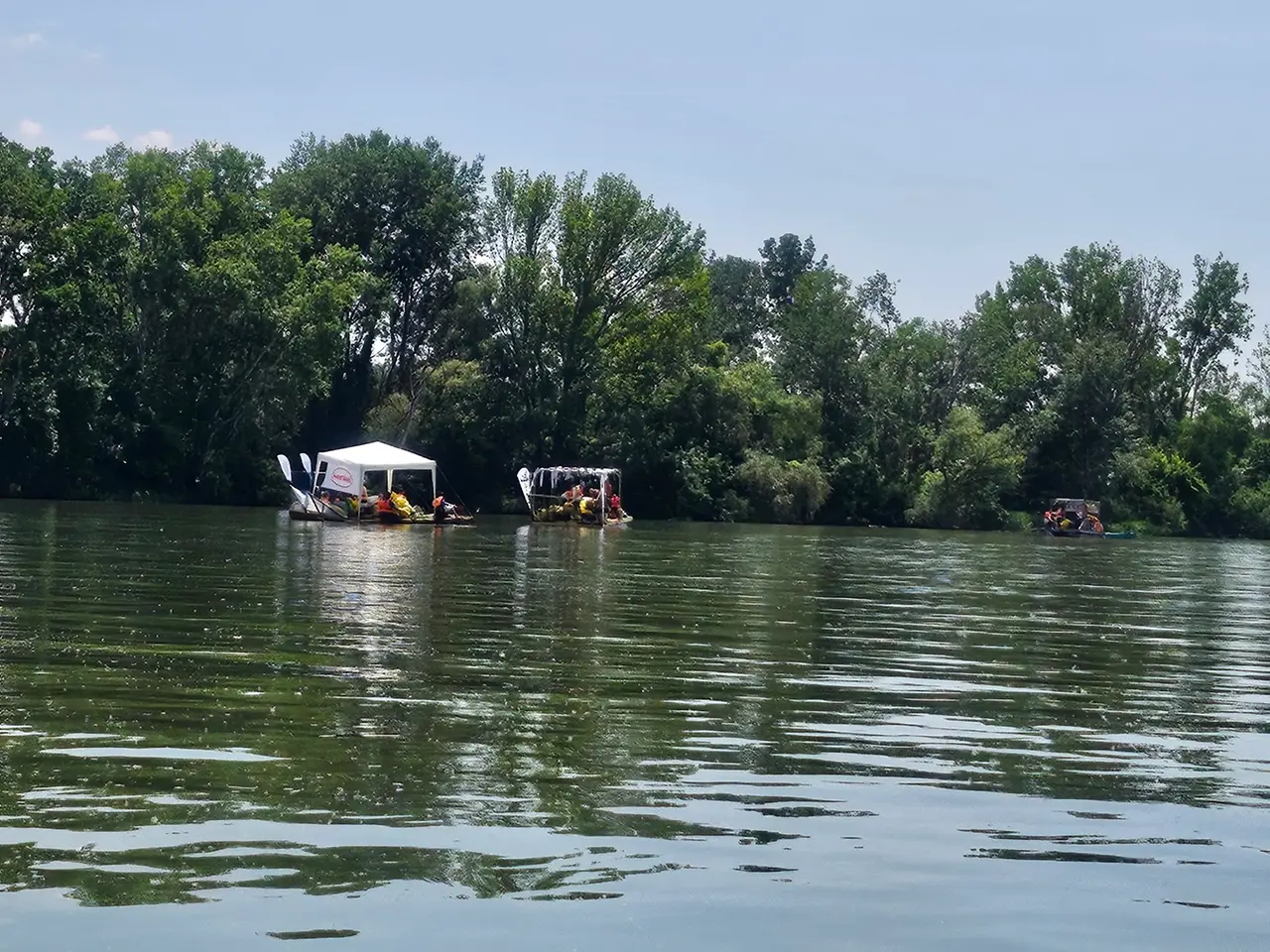 Újra PET-kalózok szálltak vízre a Tisza-tó megtisztításáért