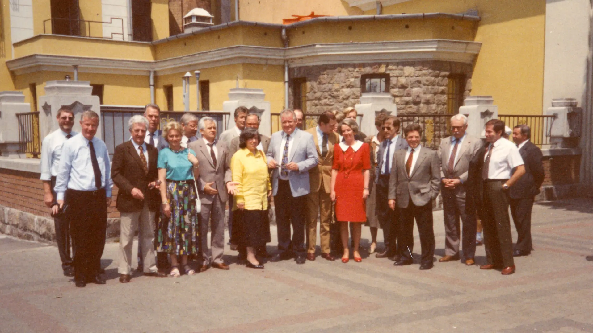 A Henkel-család látogatását teszi Magyarországon