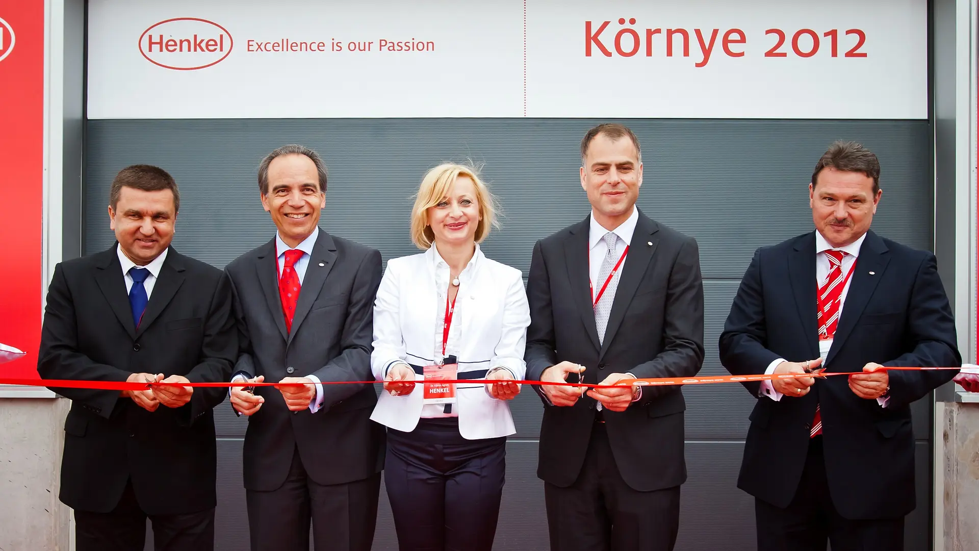 2012-ben a környei multitchnológiás ragasztógyár hivatalos megnyitója