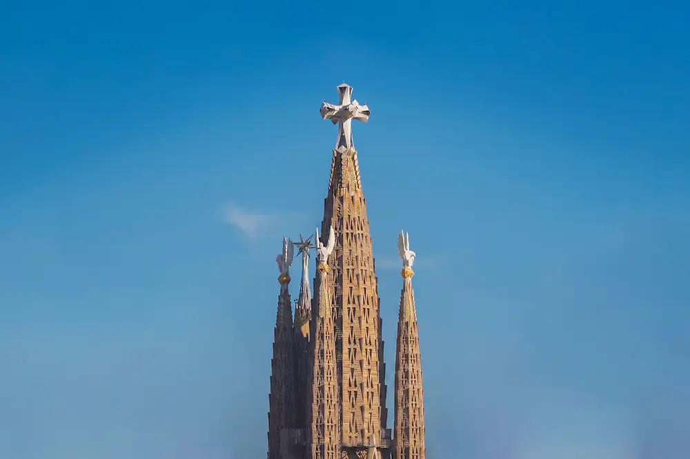 
A Sagrada Família hat központi tornya a Henkel fejlett ragasztótechnológiájának támogatásával valósult meg