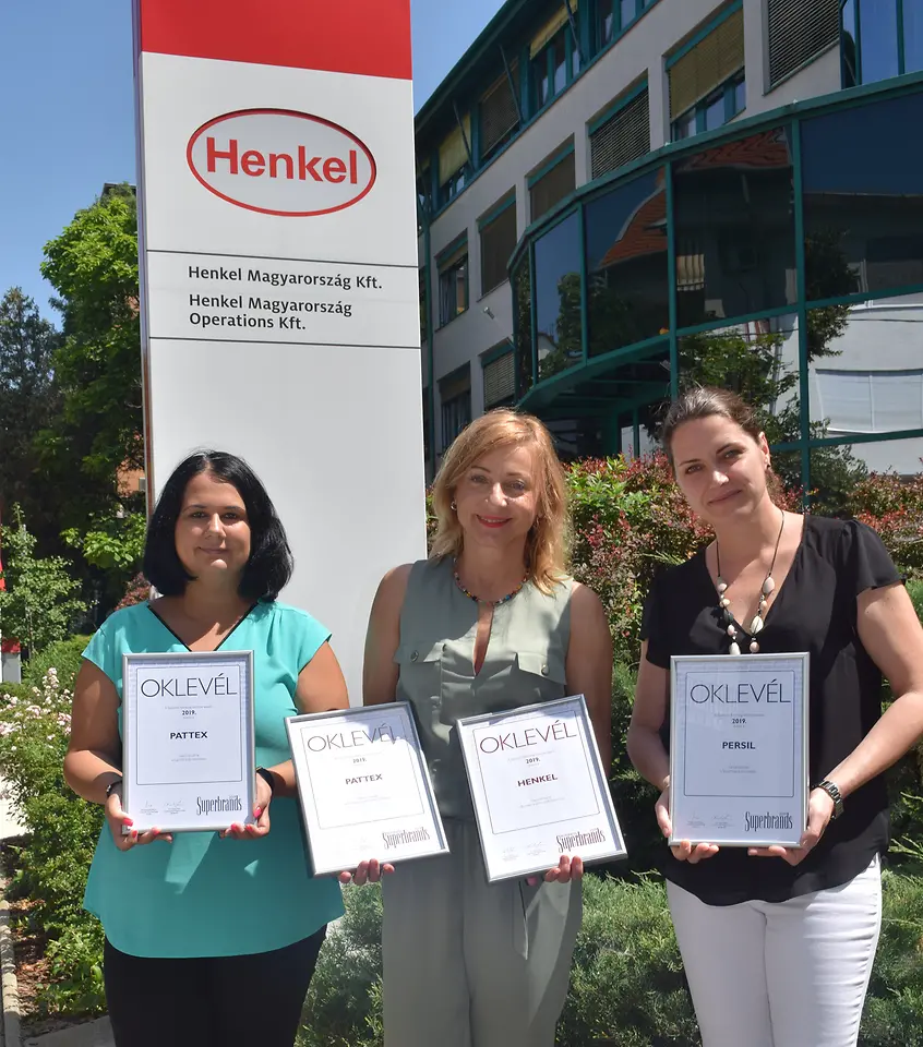Henkel csapat: Szalay Andrea Brand Manager, dr. Fábuán Ágnes ügyvezető igazgató és Dispiter Dorottya Vállalati kommunikáció (balról)